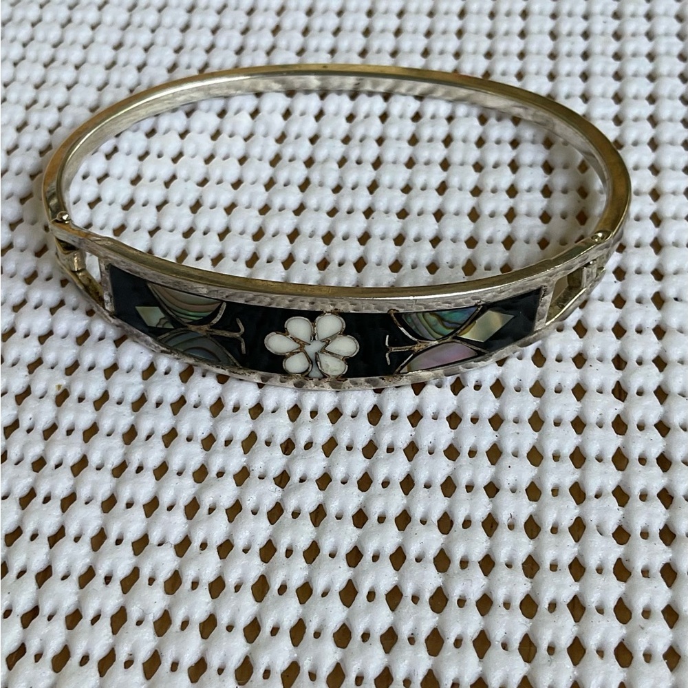 Elegant Gold and Black Floral Bangle Mexico Alpaca silver